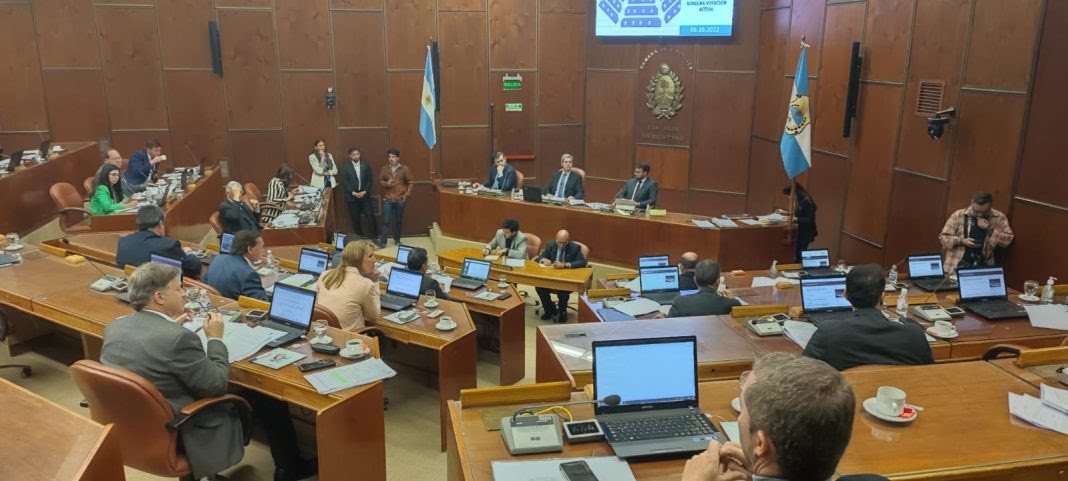 Diputados aprobaron el pase a planta de 2000 contratados 