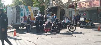 Un motociclista fue hospitalizado tras un fuerte choque