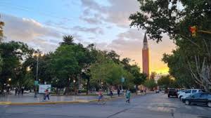 Un combo para este domingo: calor, viento y nubes
