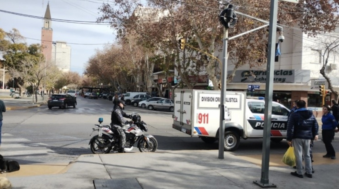 Dos hombres murieron en la vía pública y generaron conmoción en los transeúntes 