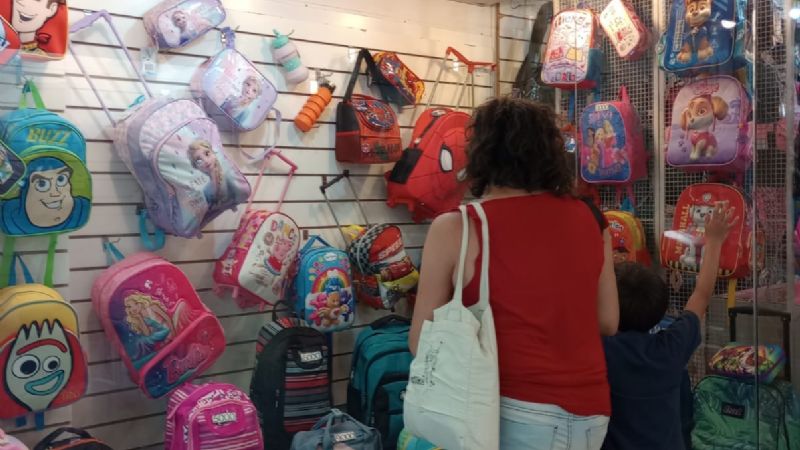 La canasta escolar en San Juan arranca en 20 mil pesos