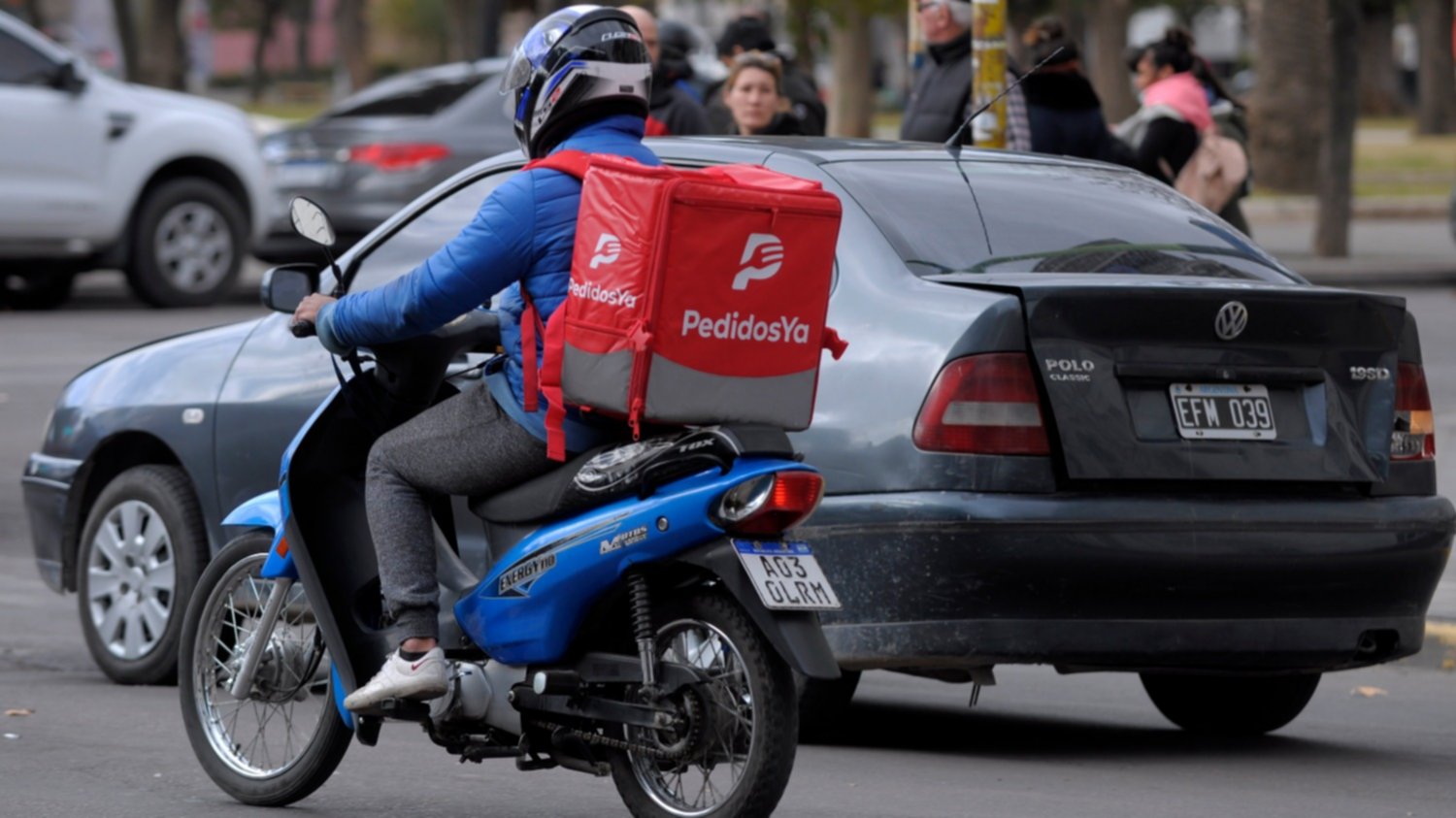 Un delivery chocó y está internado grave 