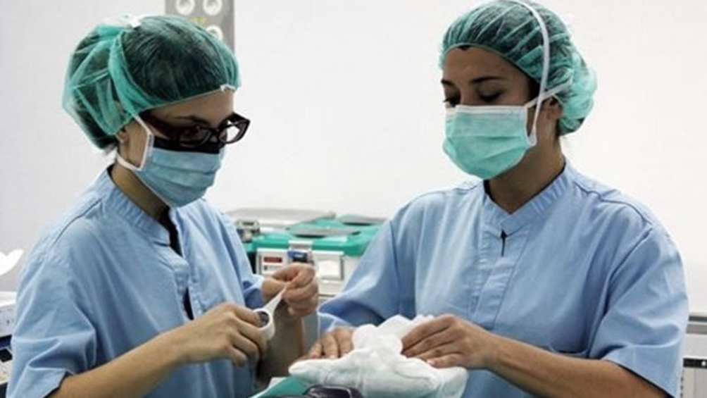 España quiere llevarse enfermeras argentinas para combatir el coronavirus