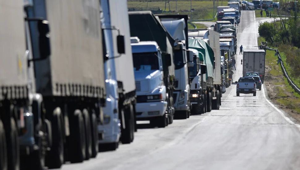 Falta de gasoil: transportistas encaran un paro