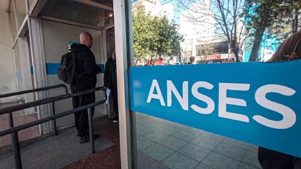 ANSES: trabajadores informales se podrán inscribir hasta mañana al refuerzo de ingresos de $94 mil