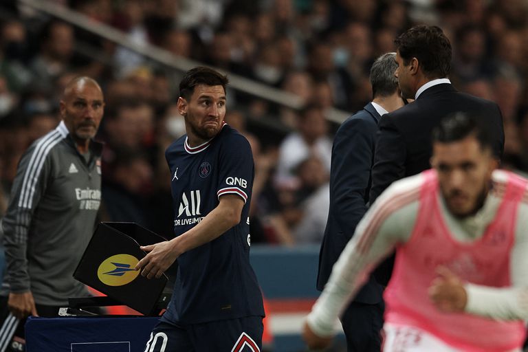 Ganó el PSG de Messi pero el astro fue reemplazado y hay polémica