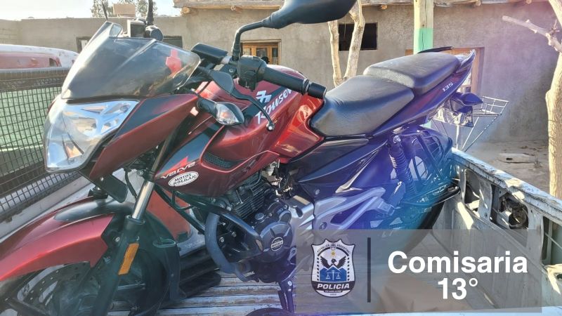 Robaron una moto y fueron sorprendidos