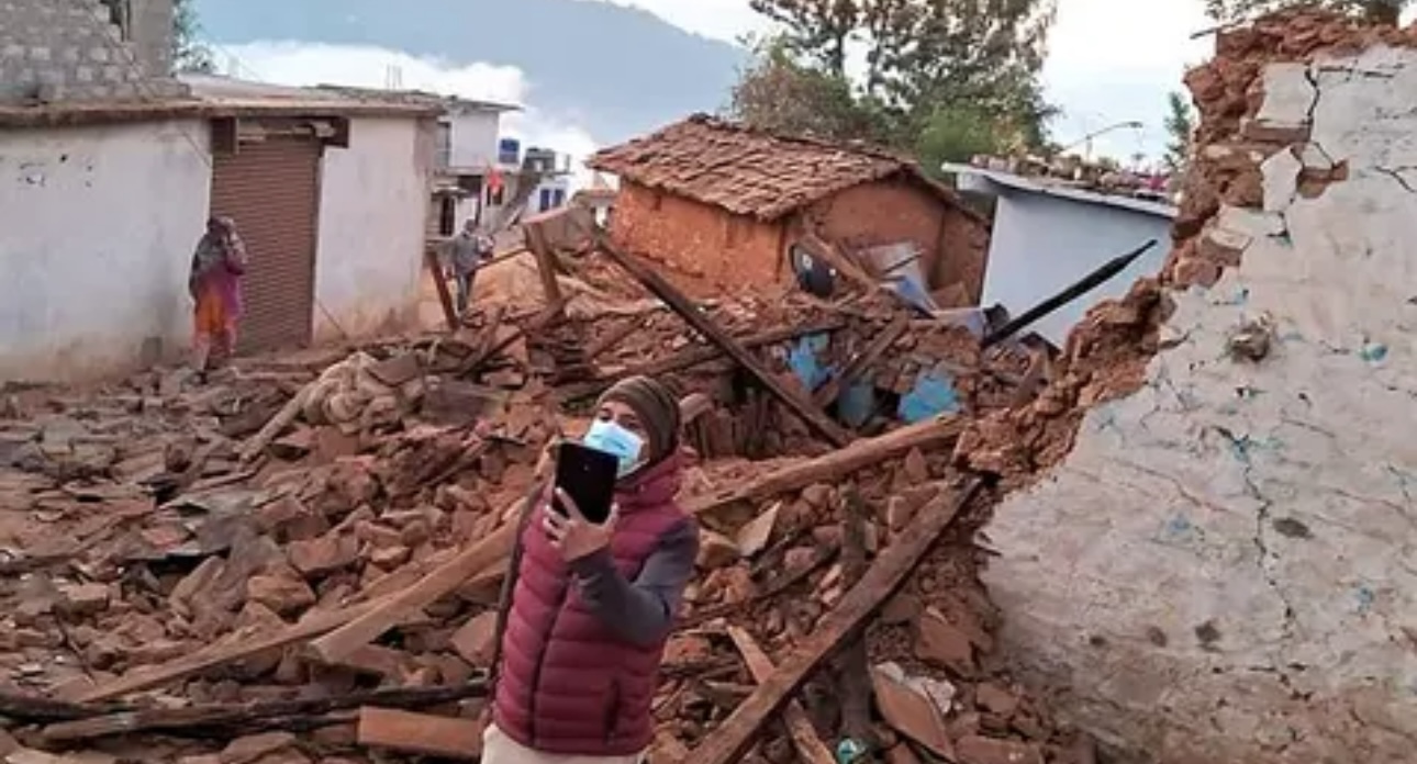 Tragedia en Nepal: casi 150 muertos por el sismo de magnitud 5,6