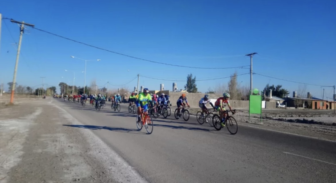 Un ciclista murió mientras corría una carrera en un departamento sanjuanino