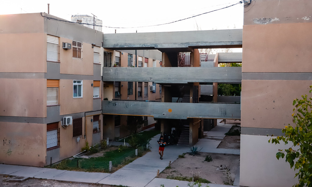 Hallan a una mujer sin vida en su domicilio de Capital