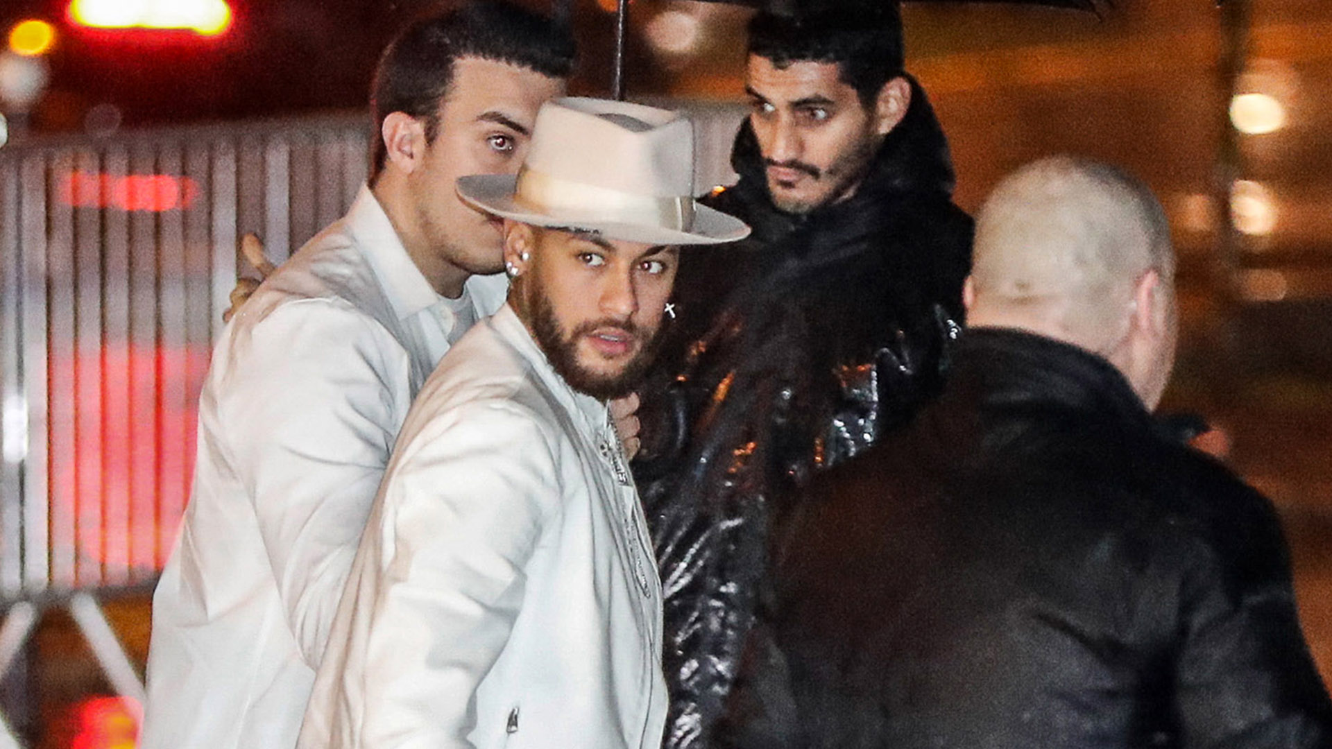 Neymar explotó por las críticas a sus fiestas 