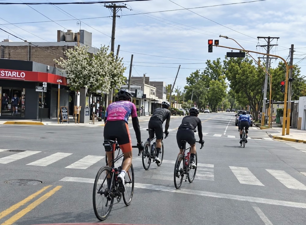 Ciclistas en la mira por cruzar semáforos en rojo en Santa Lucía