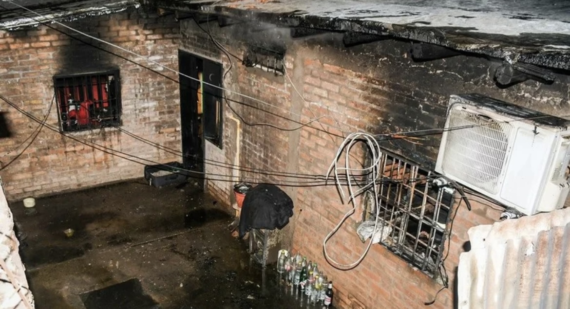 Una joven trans recibió un paquete y al abrirlo le explotó en la cara 