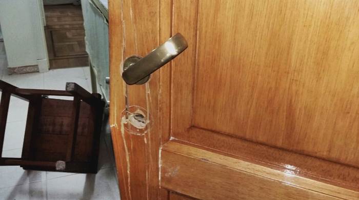 Entradera: le reventaron la puerta y le robaron 100 mil pesos