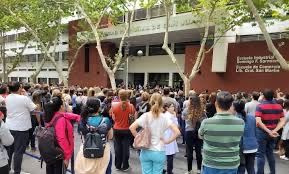 Docentes universitarios y preuniversitarios irían a paro este mes