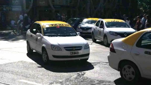 La tarifa de taxis subió por tercera vez en el año