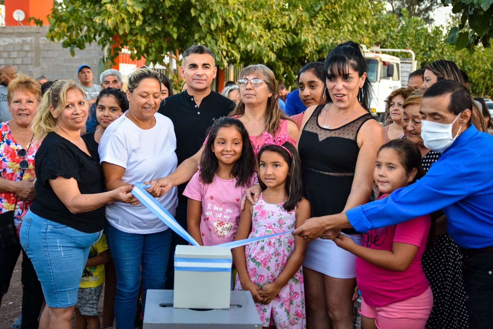 El barrio Conjunto 9 inauguró su iluminación led