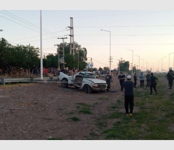A los tumbos, se accidentó un conductor en la ruta 40 y terminó en el hospital