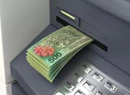 Encontró $100 mil en un cajero y se lo devolvió al dueño 