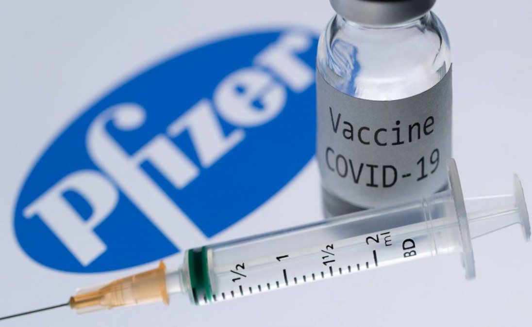 Estados Unidos aprobó la vacuna de Pfizer y comienza la vacunación