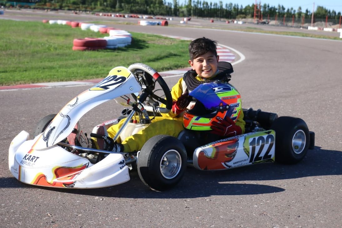 Desesperado: Es piloto de karting y le robaron el auto y la camioneta justo antes de la carrera