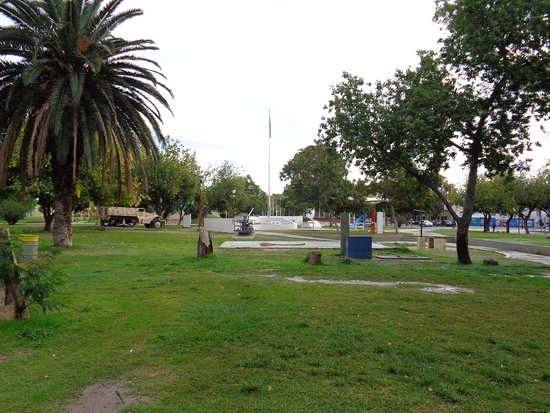 En plaza España una chica resultó apuñalada