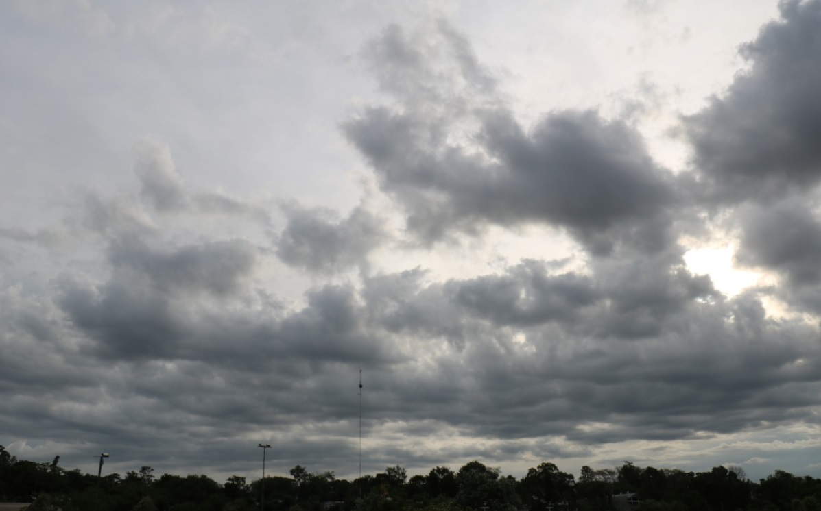 Para esta noche se espera la llegada de viento Sur y hay alerta por tormentas