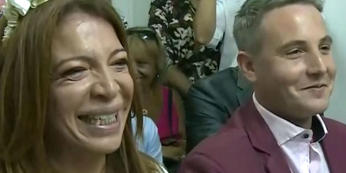 La divertida boda de Lizy Tagliani: invitados de lujo, auto antiguo y camino de velas
