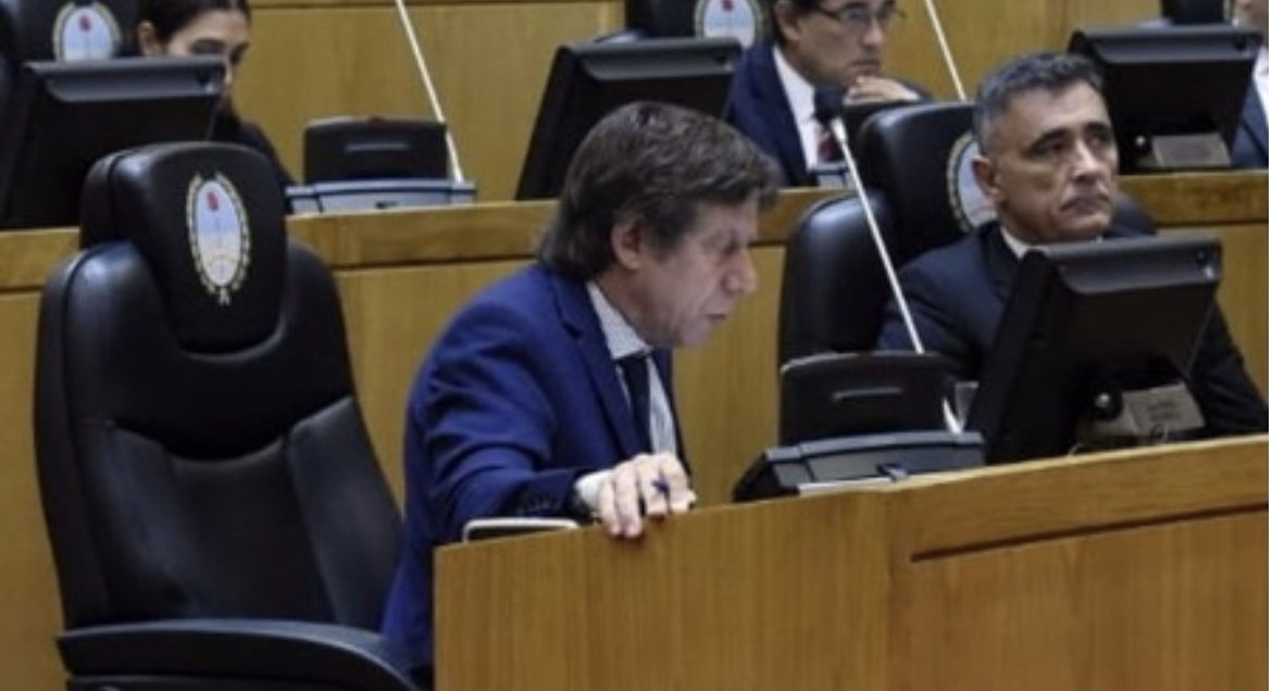 Polémicos dichos de un aliado de Milei: "El que decide ser travesti, que se la banque solo"