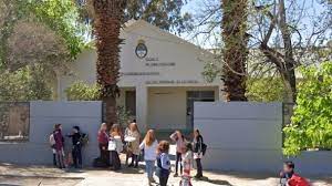 Susto en una escuela capitalina por una fuga de gas
