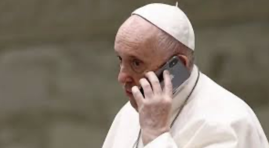 El Papa Francisco llamó a Javier Milei para felicitarlo