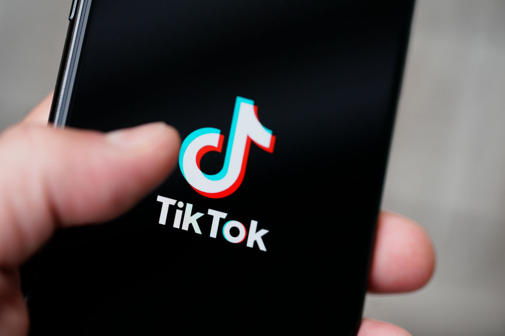 Demandan nuevamente a TikTok por la muerte de dos nenas que hicieron un desafío viral