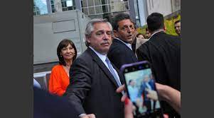 Alberto y Massa están reunidos luego de la renuncia de Guzmán