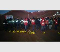 Manifestación de trabajadores mineros por cese de actividades