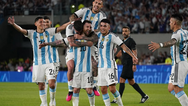 Emoción, festejos y goles en el reencuentro con los Campeones del Mundo