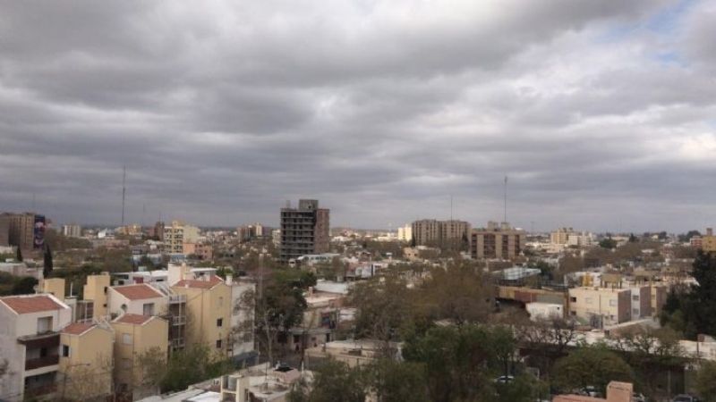 Abrigate: llega el viento Sur con lluvia a San Juan