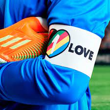 Las selecciones europeas desistieron de usar el brazalete LGBT porque la FIFA los amenazó con sancionarlos