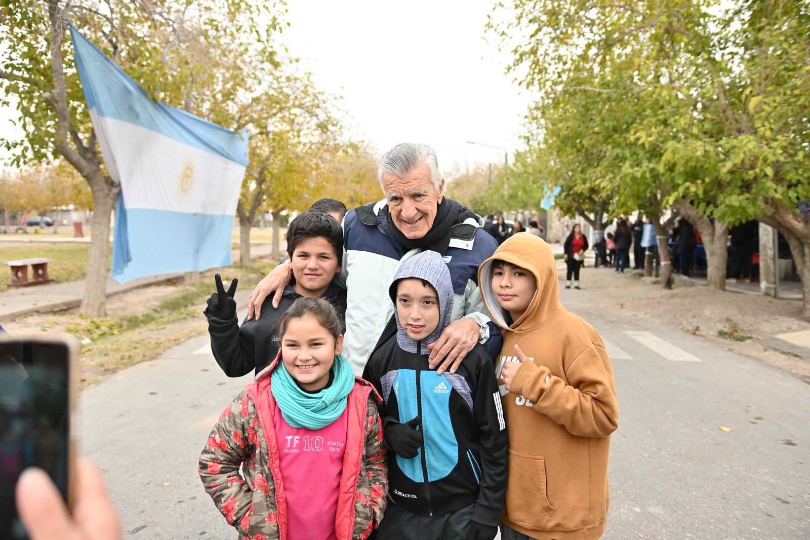 Pese al frío, Gioja y Gramajo recorrieron distintos departamentos de San Juan