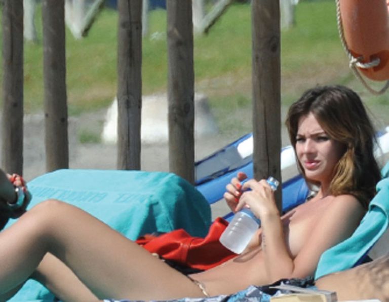 La China Suárez despidió el 2021 con un video en topless