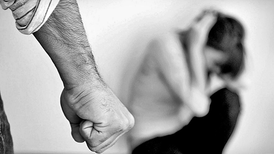 Va preso por golpear a su pareja y extorsionarla con imágenes íntimas