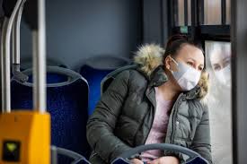 Por la suba de casos, recomiendan el uso de barbijos en el transporte público