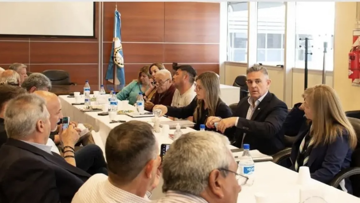 El Gobierno le ofreció a los docentes $200 mil de básico, 15 % para agosto y actualizaciones