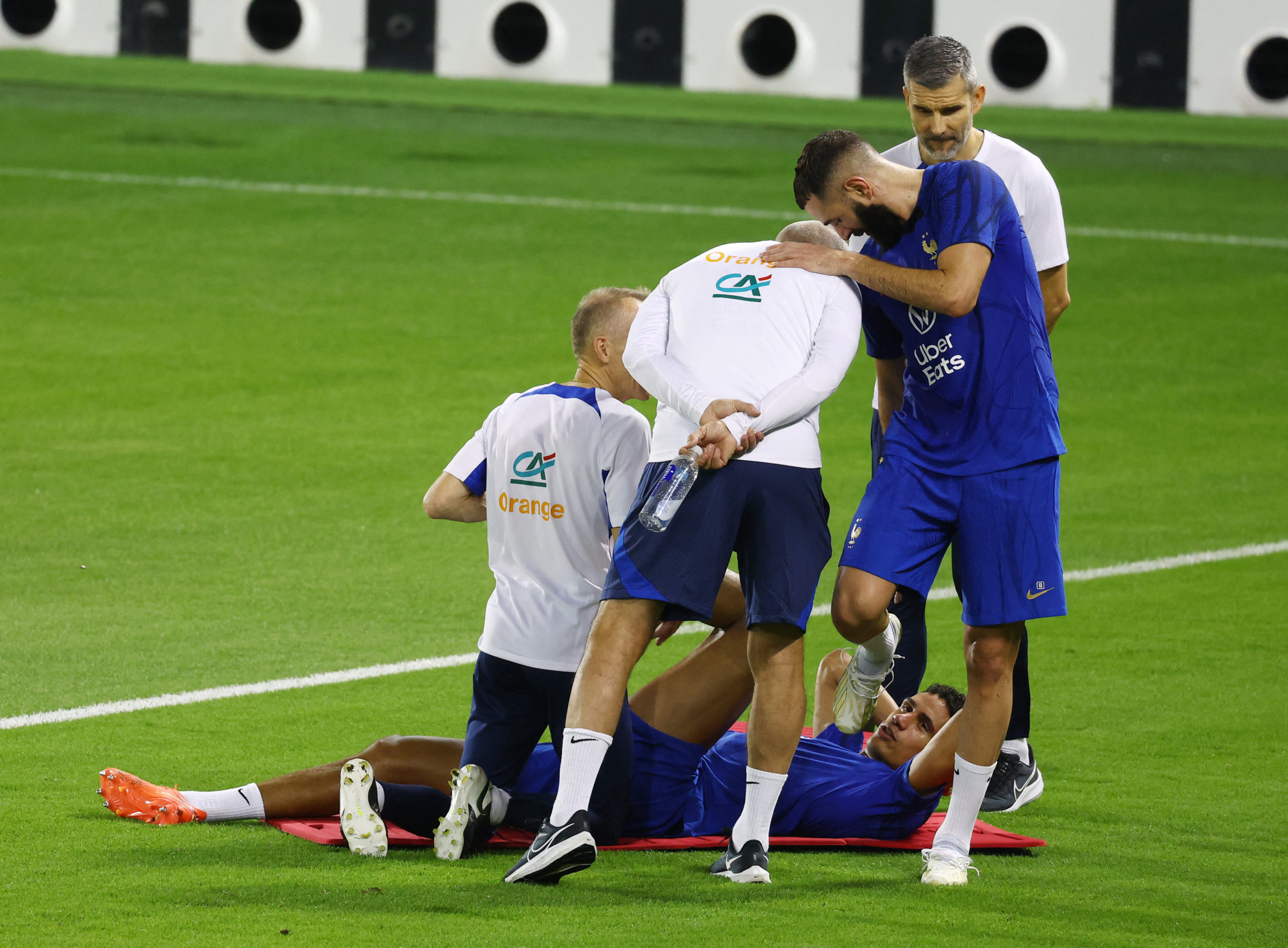 Mala noticia para Francia: se lesionó Benzema y dicen que se pierde el mundial