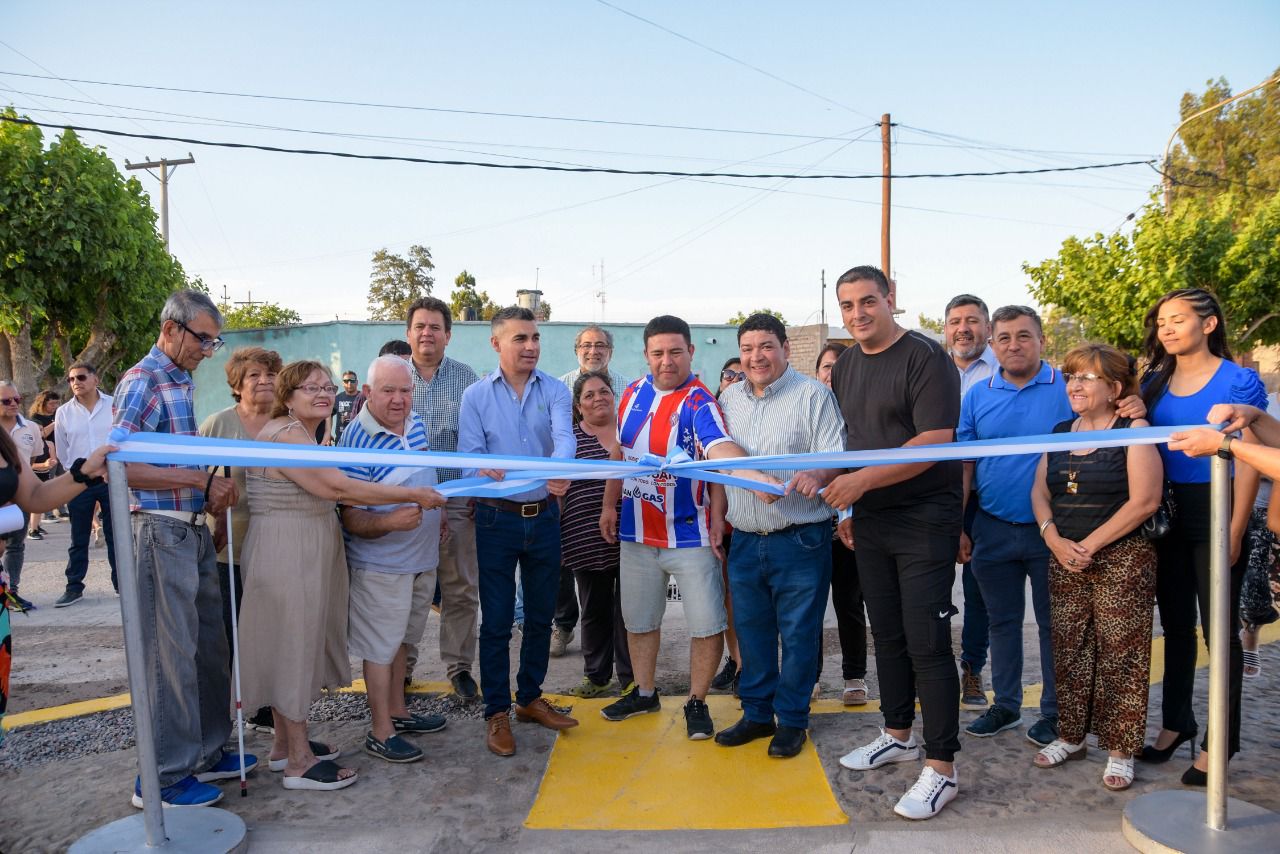Un nuevo barrio chimbero estrena plaza 