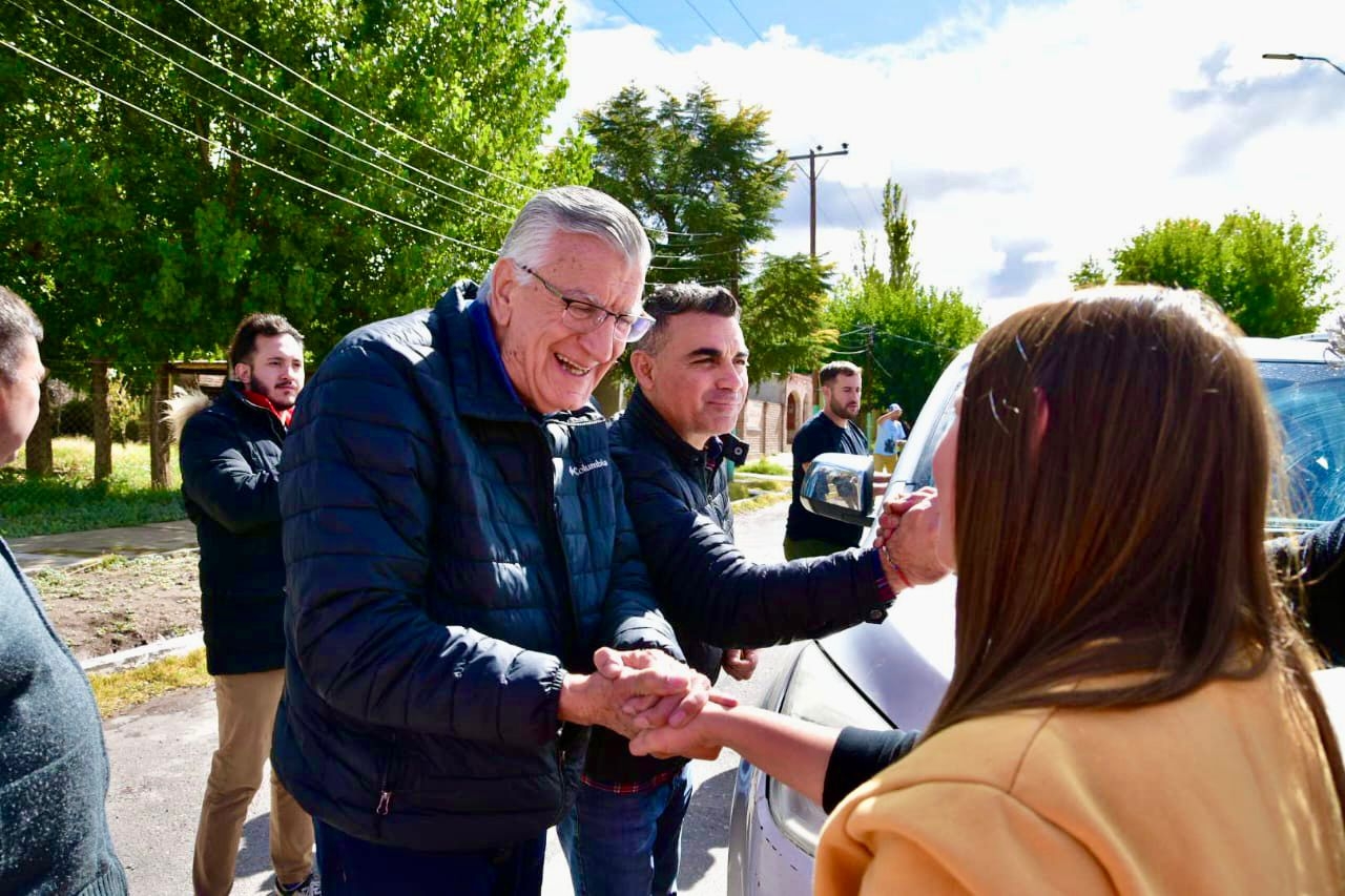Gioja y Gramajo recorrieron Iglesia con los vecinos