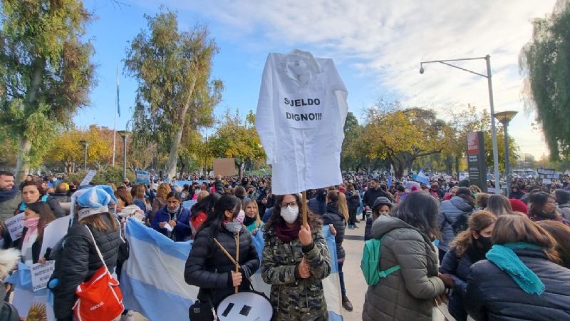 A pesar del descuento del día, docentes autoconvocados van al paro este lunes