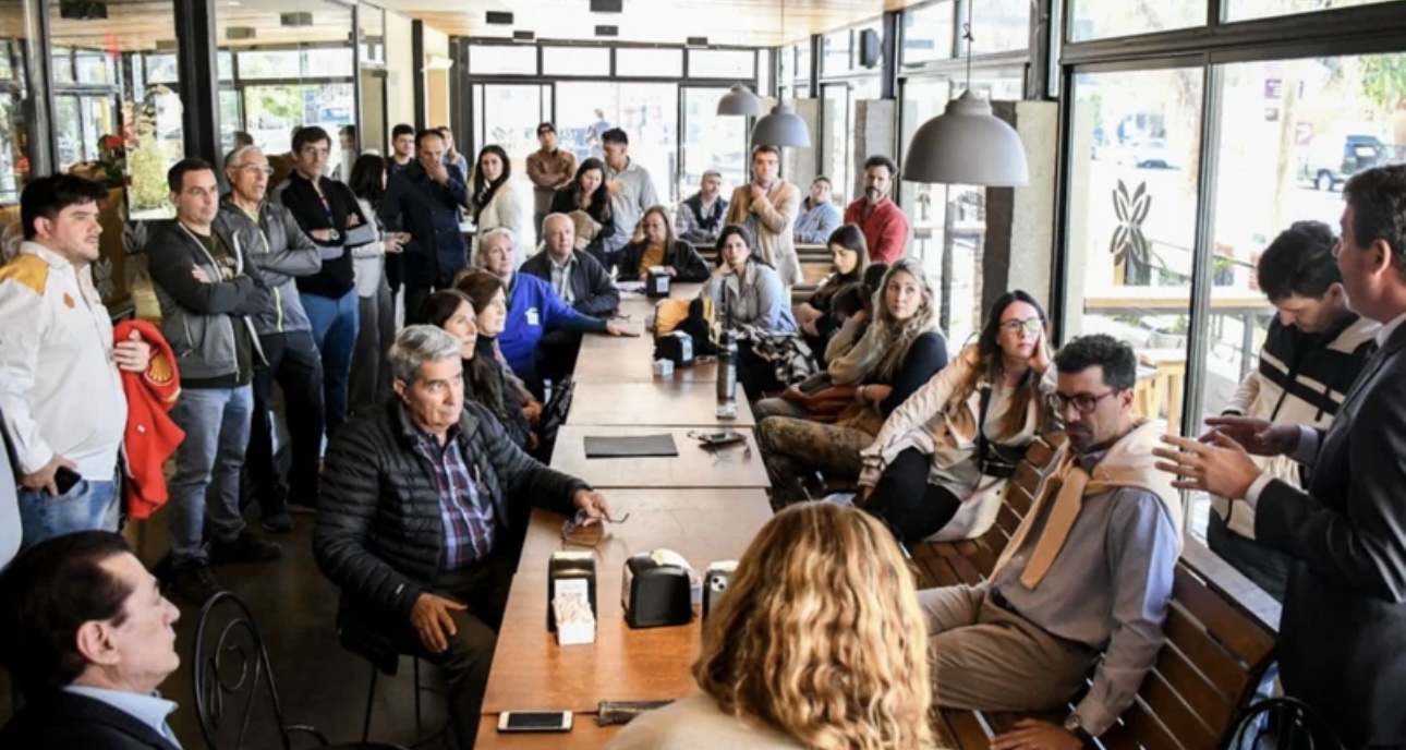 Escándalo en Rivadavia: vecinos volvieron a oponerse a la instalación de una estación de servicios 