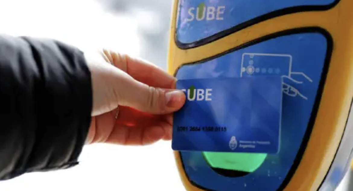 En el primer día de "renuncia al subsidio", solo 100 pasajeros optaron por la tarifa completa