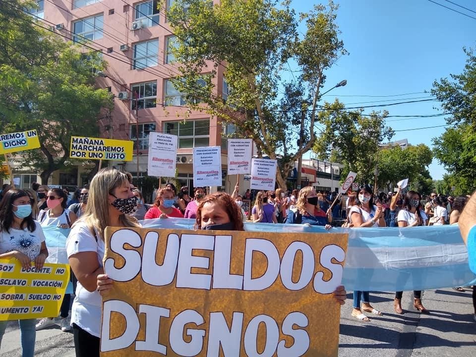 Los maestros salieron a la calle por segundo día consecutivo