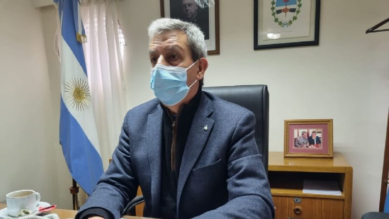 Gattoni aseguró que descontarán los días de paro a los docentes